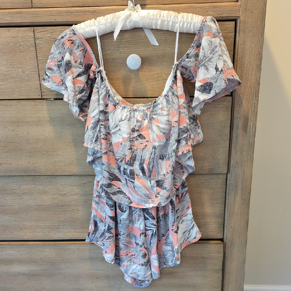 Sage Tropical Ruffle Blouse in Pink and Gray